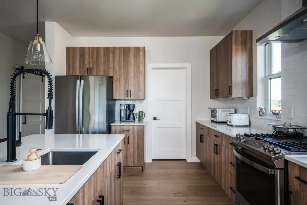 1698 Ryun Sun Way Bozeman MT 59718