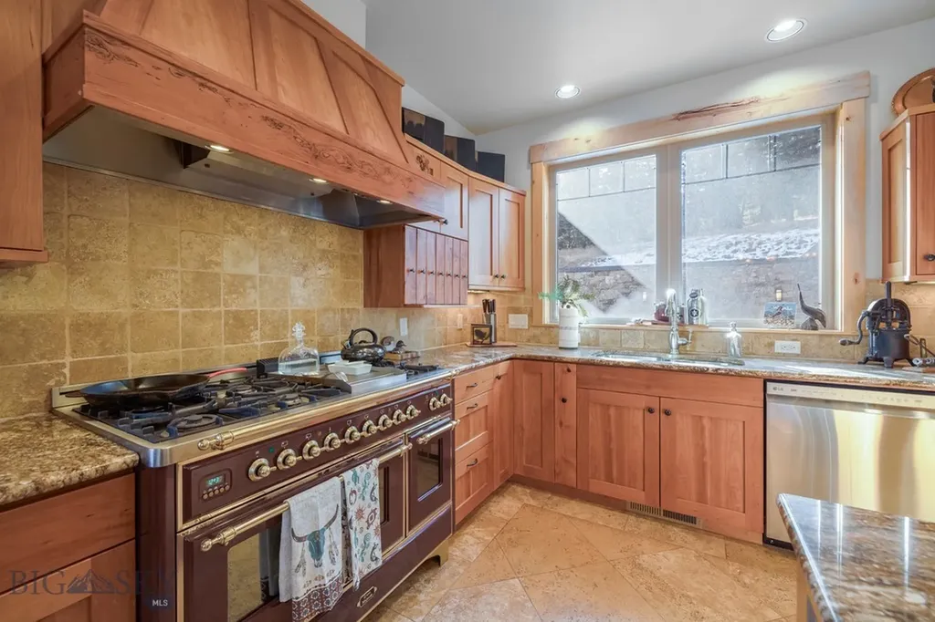 81 Steamboat Trail Gallatin Gateway MT 59730