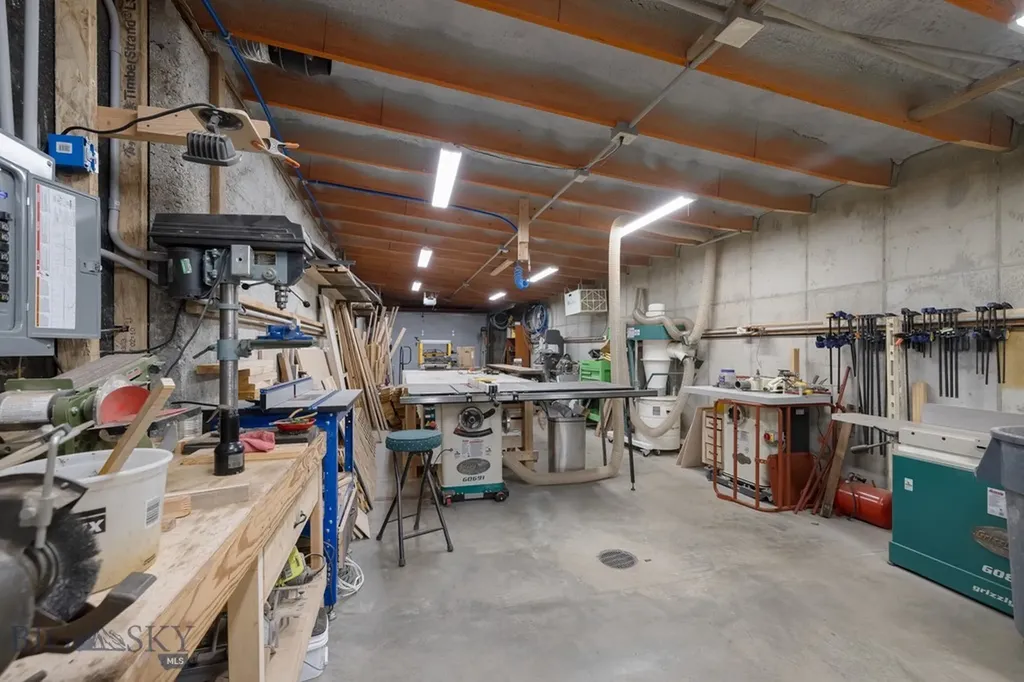 81 Steamboat Trail Gallatin Gateway MT 59730