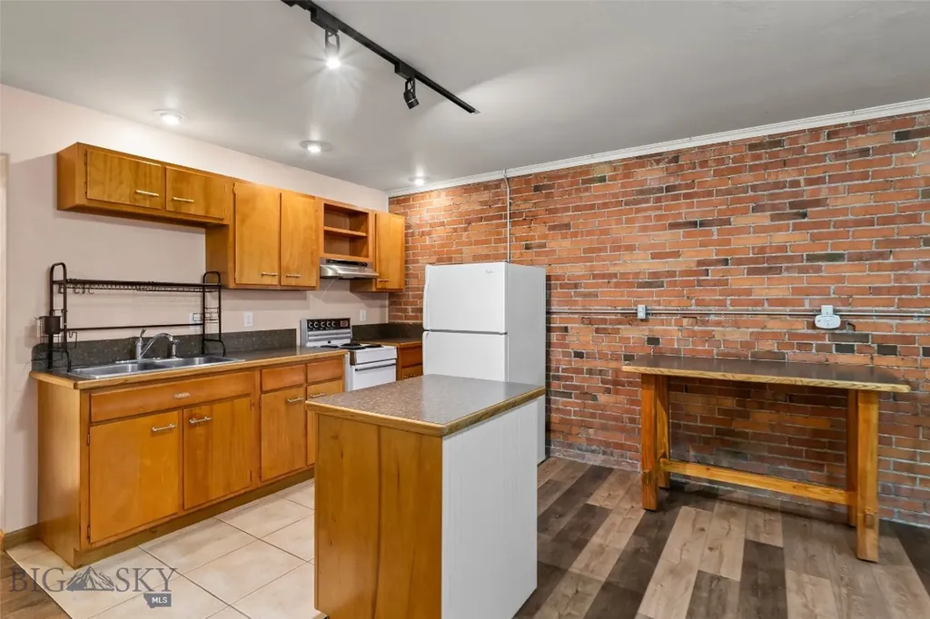 124/126 S 2nd Livingston MT 59047