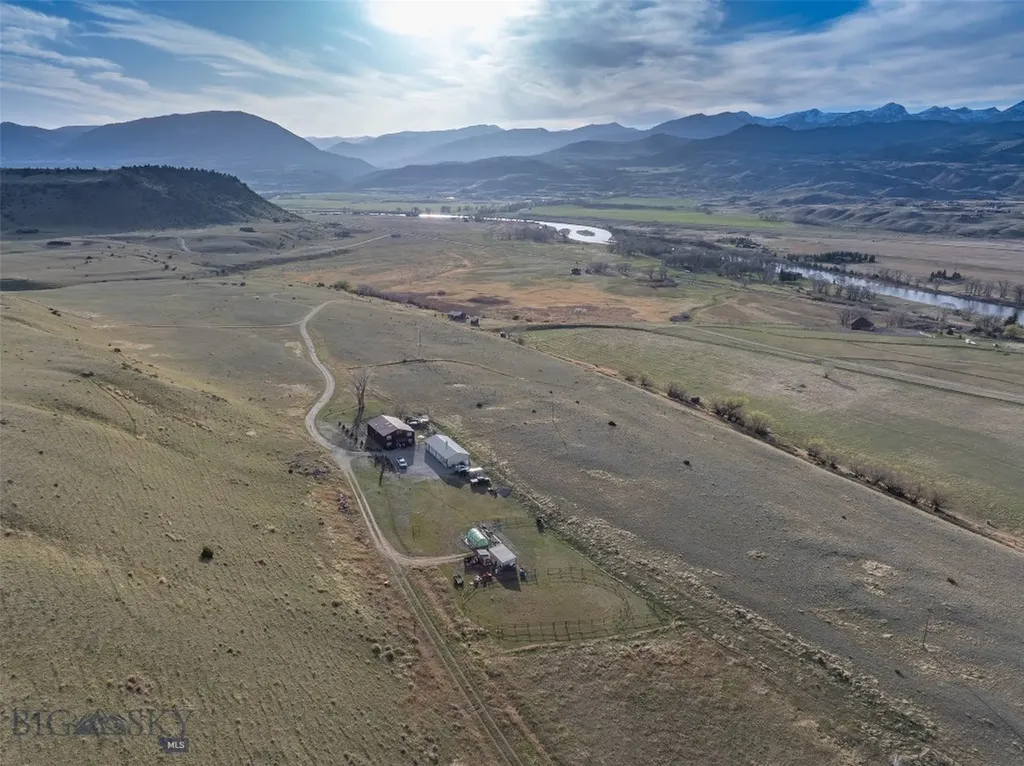 682 E River Road Pray MT 59065