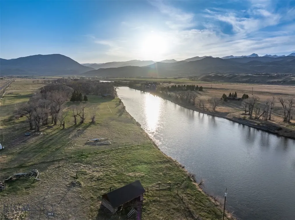 682 E River Road Pray MT 59065