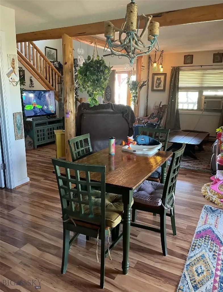 682 E River Road Pray MT 59065