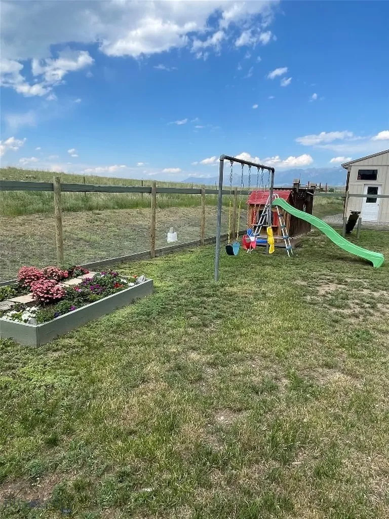 682 E River Road Pray MT 59065