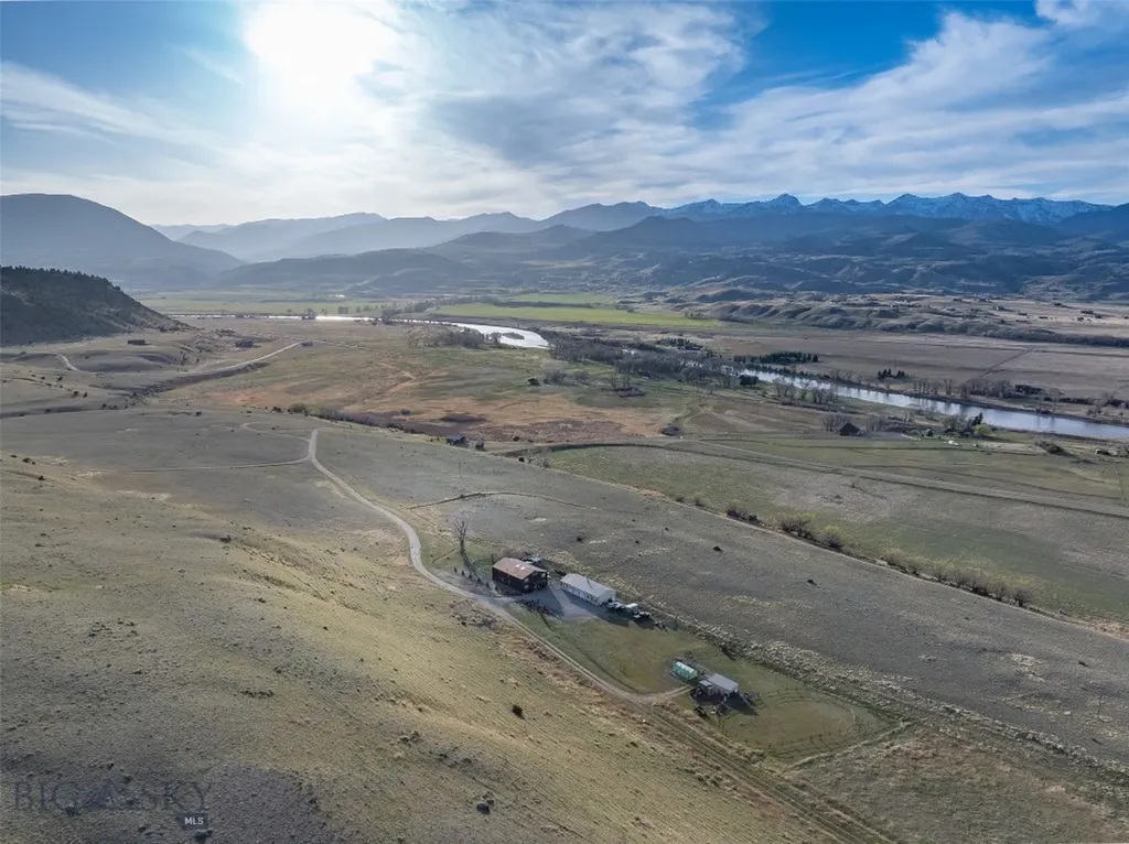 682 E River Road Pray MT 59065