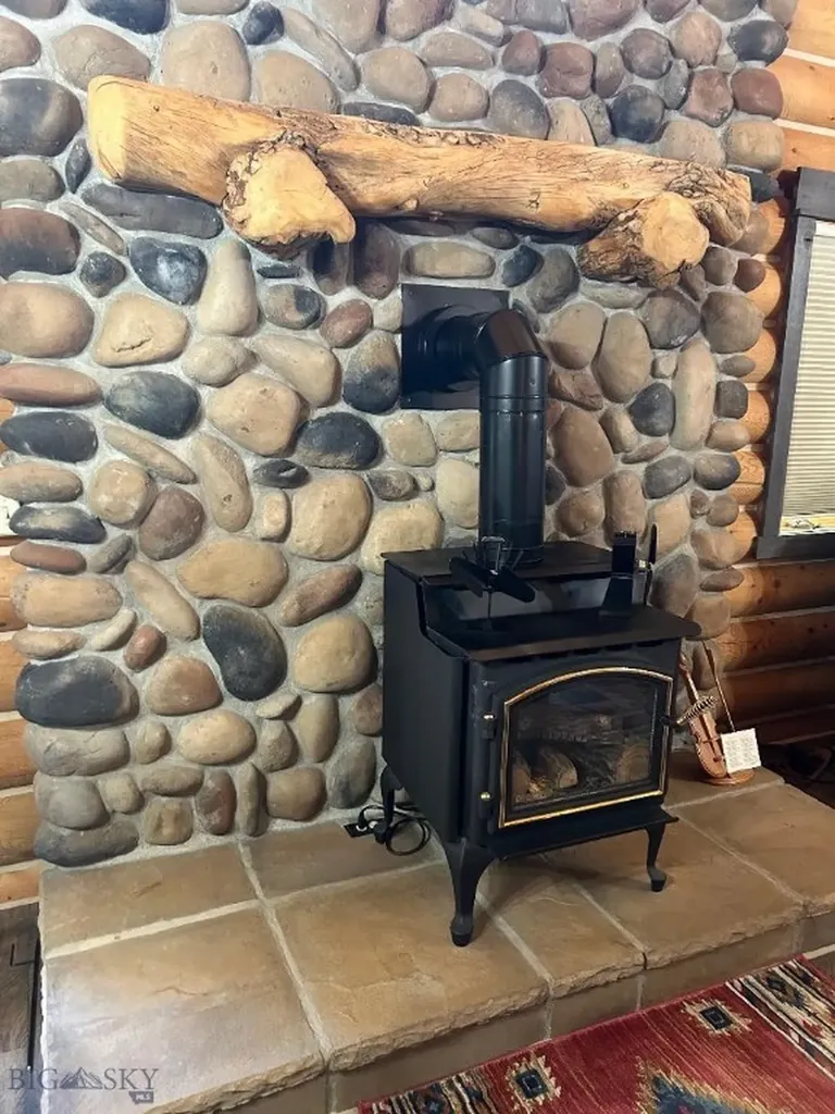 805 N Sylvan Circle West Yellowstone MT 59758