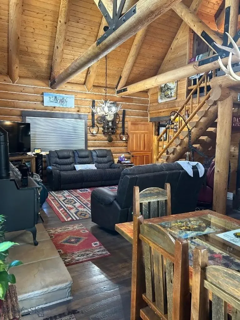 805 N Sylvan Circle West Yellowstone MT 59758