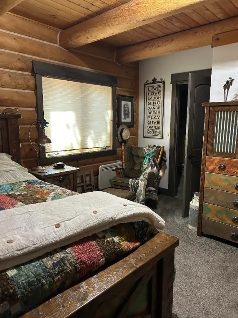 805 N Sylvan Circle West Yellowstone MT 59758