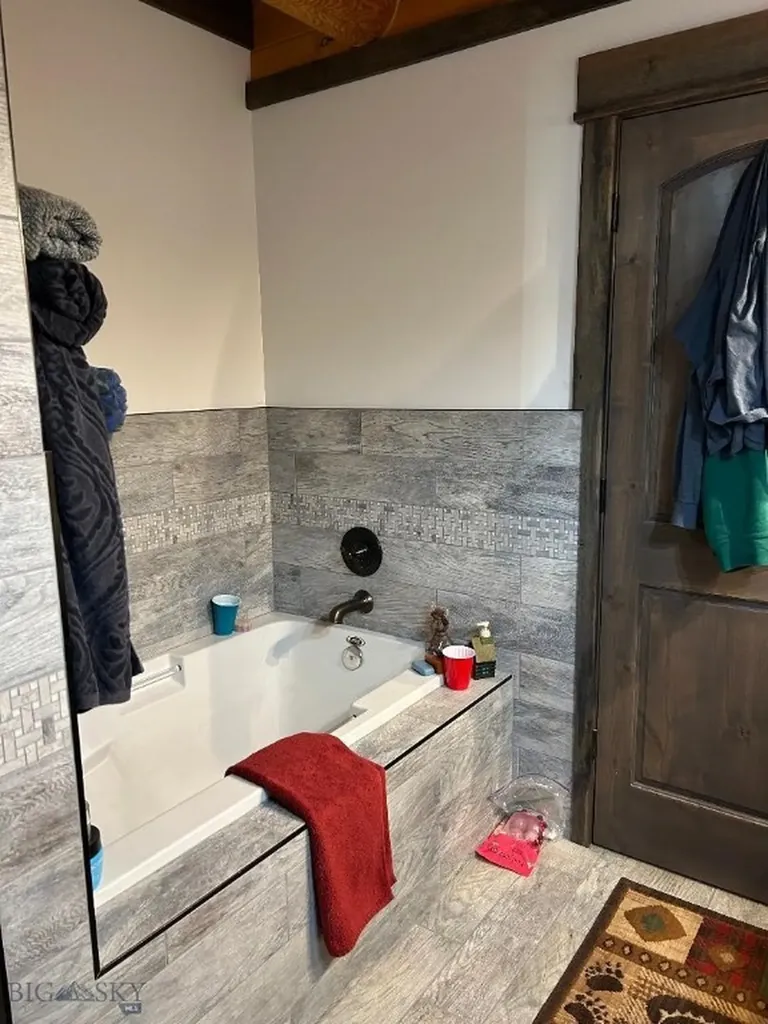 805 N Sylvan Circle West Yellowstone MT 59758