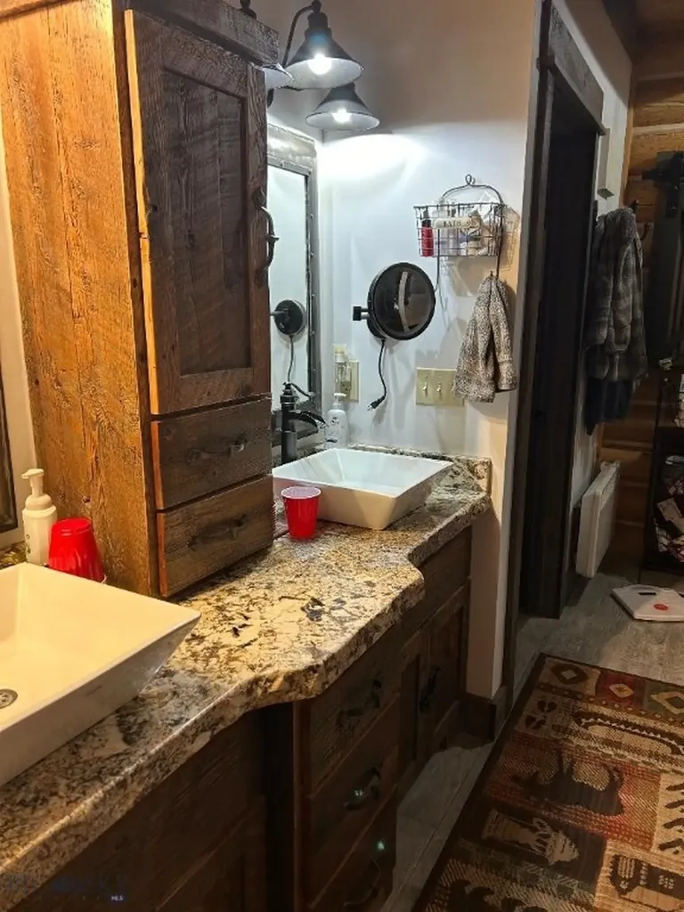 805 N Sylvan Circle West Yellowstone MT 59758
