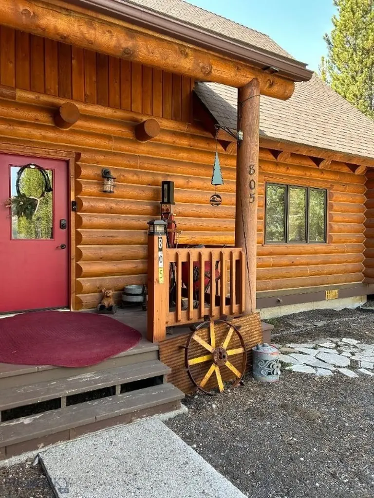 805 N Sylvan Circle West Yellowstone MT 59758