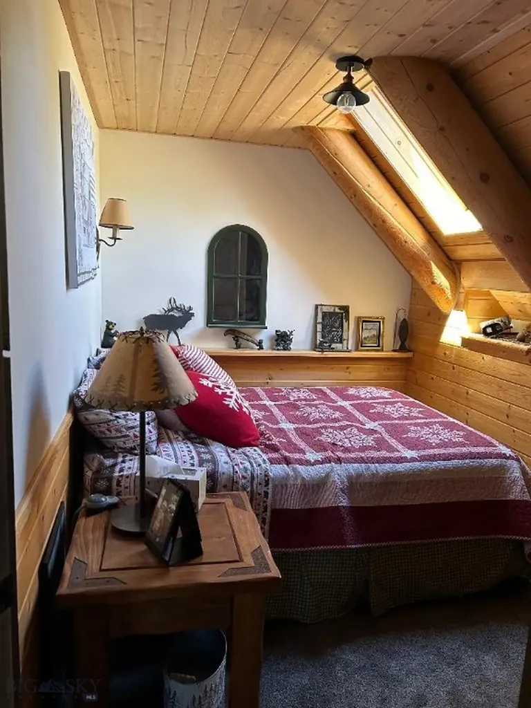805 N Sylvan Circle West Yellowstone MT 59758