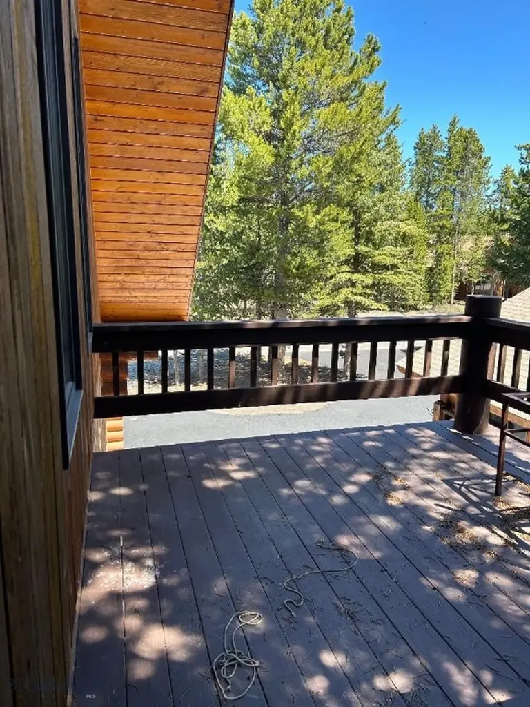 805 N Sylvan Circle West Yellowstone MT 59758