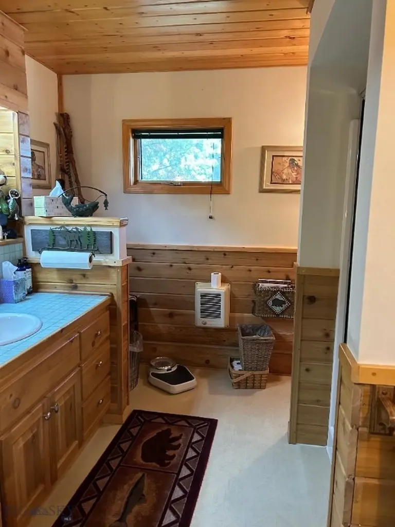 805 N Sylvan Circle West Yellowstone MT 59758