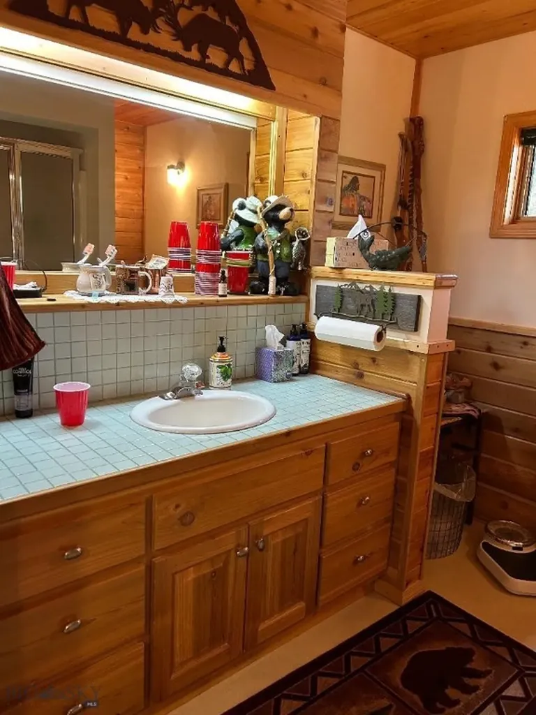 805 N Sylvan Circle West Yellowstone MT 59758