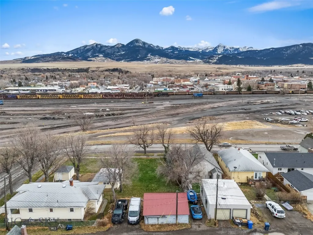 217 E Chinook Street Livingston MT 59047