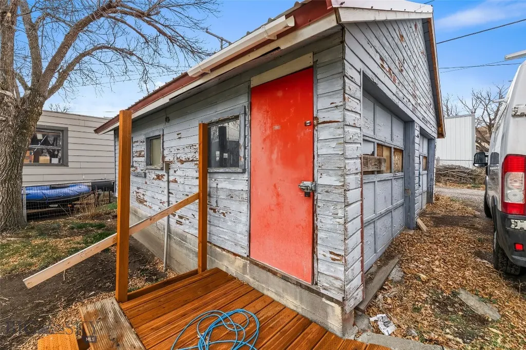 217 E Chinook Street Livingston MT 59047