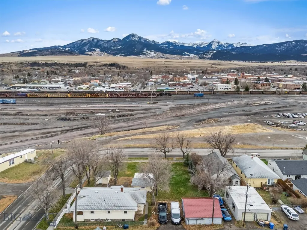 217 E Chinook Street Livingston MT 59047