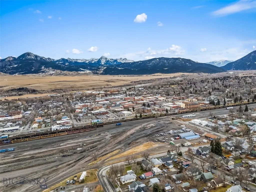 217 E Chinook Street Livingston MT 59047