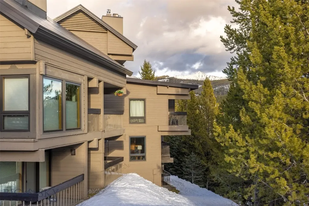 45 Turkey Leg Road Big Sky MT 59716
