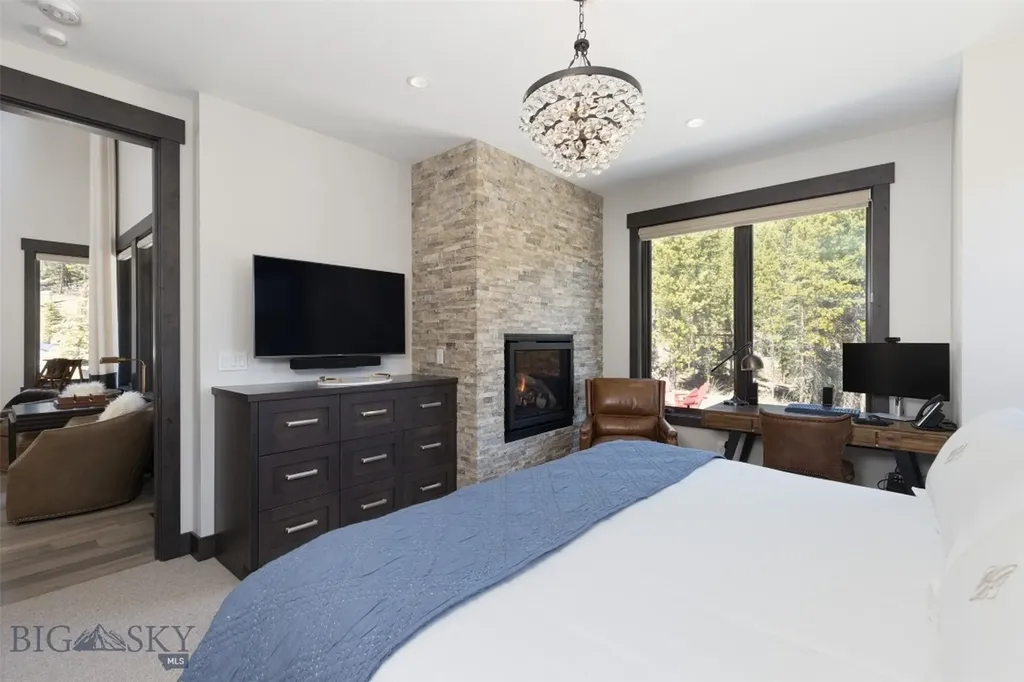85 North Outlook Loop Big Sky MT 59716