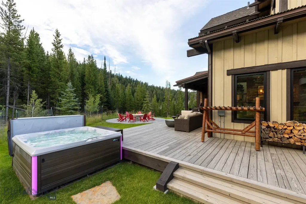 85 North Outlook Loop Big Sky MT 59716