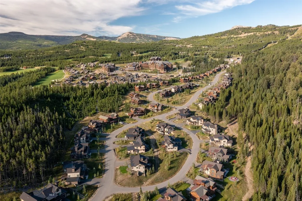 85 North Outlook Loop Big Sky MT 59716