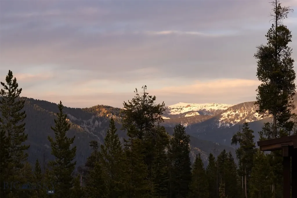 85 North Outlook Loop Big Sky MT 59716