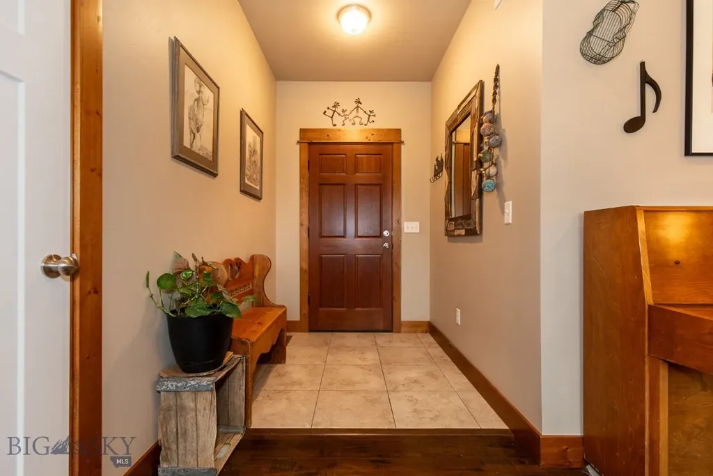 1005 Las Campanas Belgrade MT 59714