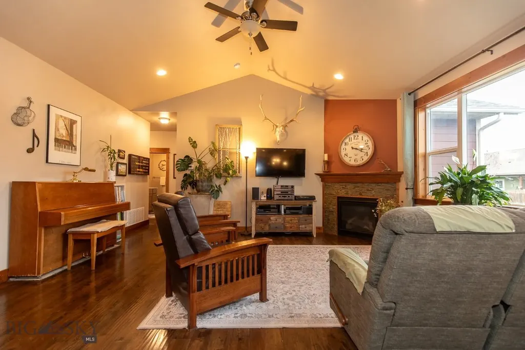 1005 Las Campanas Belgrade MT 59714