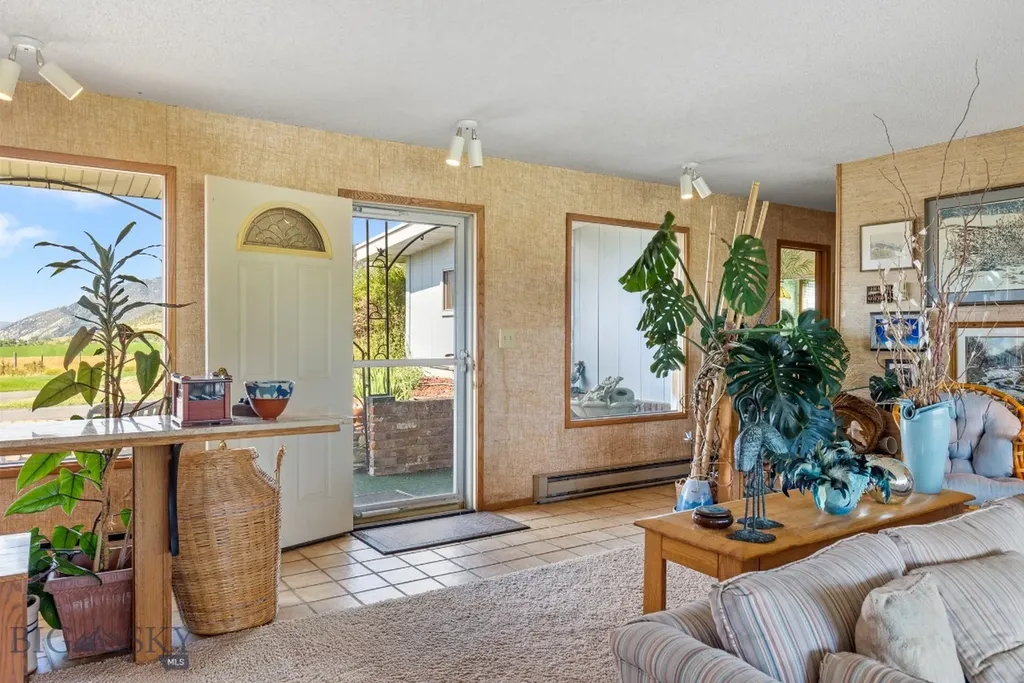 2851 E River Road Livingston MT 59047