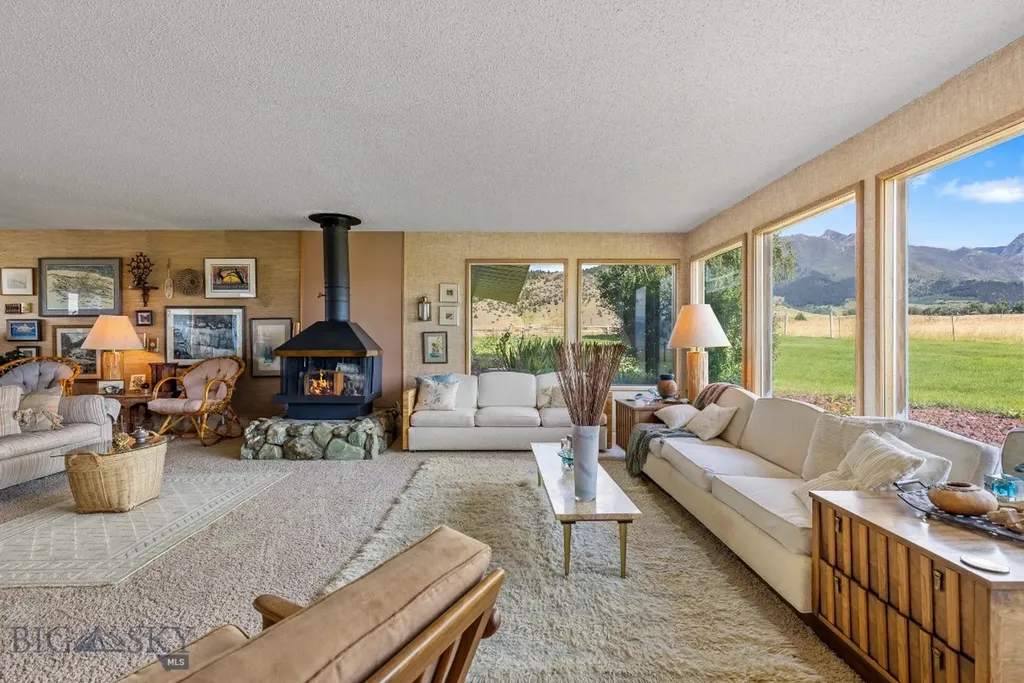 2851 E River Road Livingston MT 59047