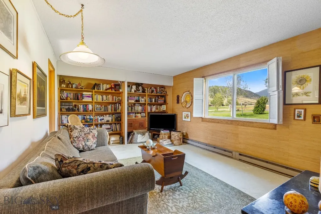 2851 E River Road Livingston MT 59047