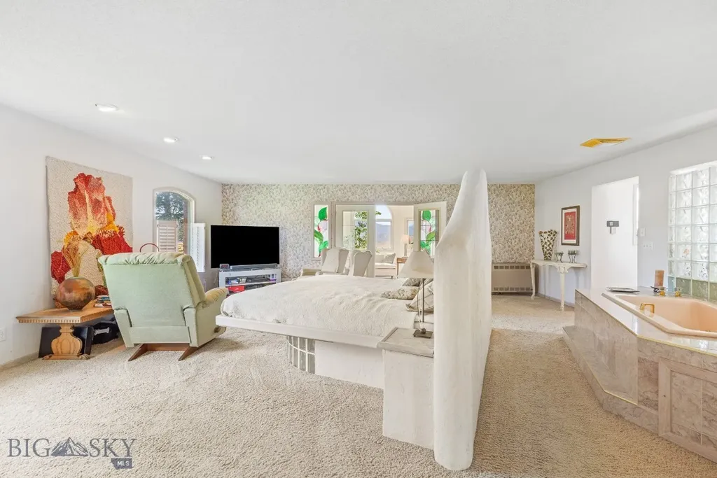 2851 E River Road Livingston MT 59047