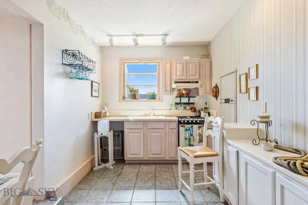 2851 E River Road Livingston MT 59047