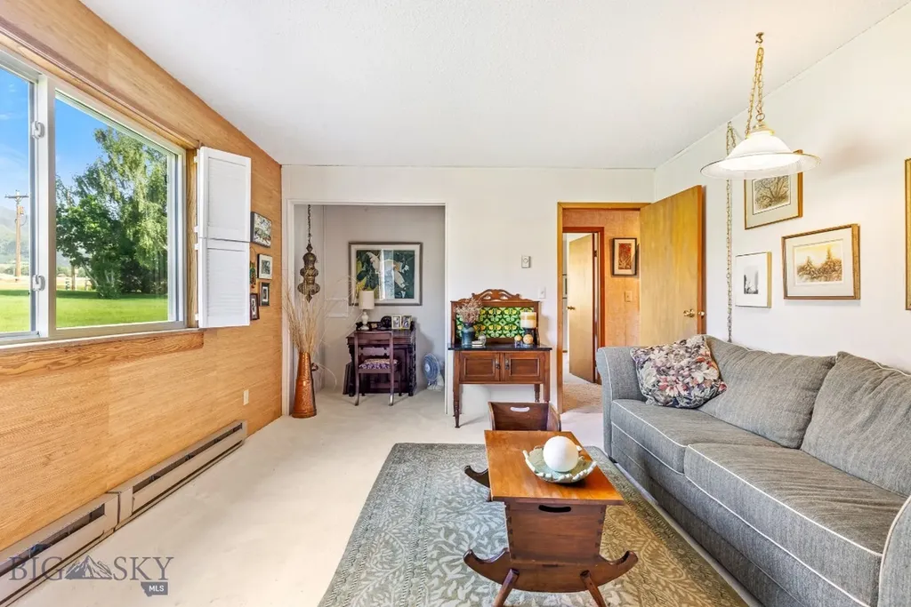 2851 E River Road Livingston MT 59047