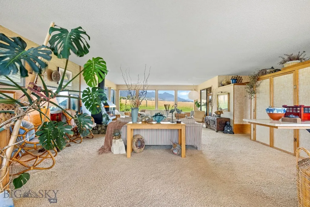 2851 E River Road Livingston MT 59047
