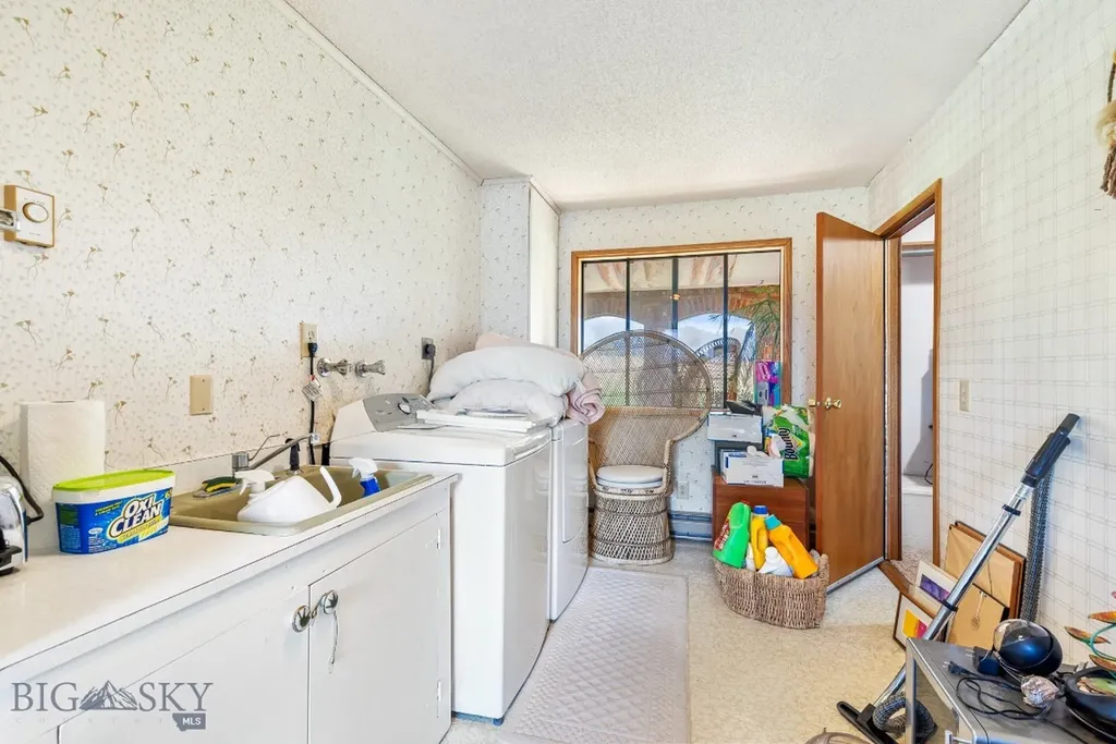 2851 E River Road Livingston MT 59047