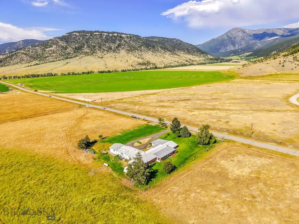 2851 E River Road Livingston MT 59047