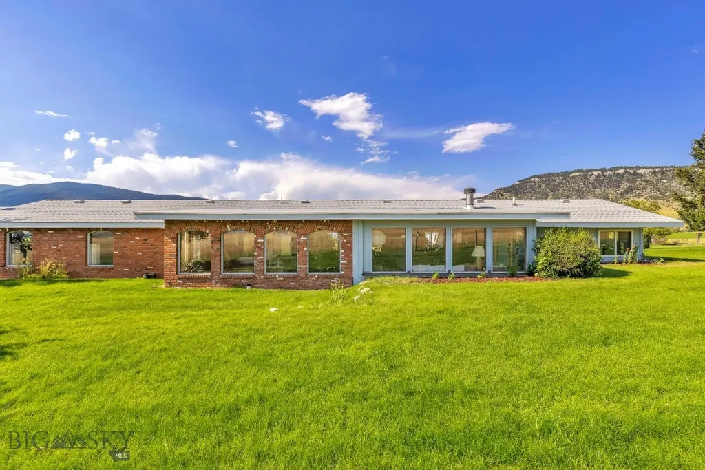 2851 E River Road Livingston MT 59047