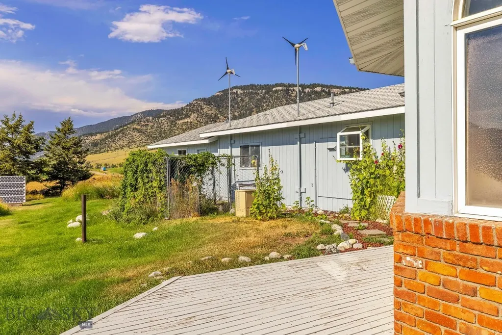 2851 E River Road Livingston MT 59047