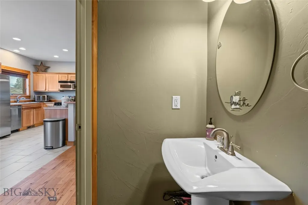 201 E Magnolia Drive Belgrade MT 59714