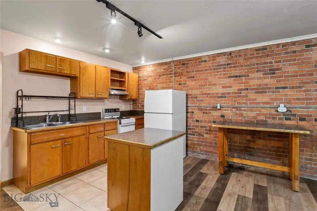 124/126 S 2nd Livingston MT 59047