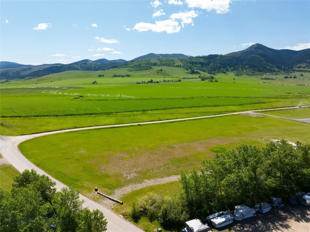 56 & 70 E Williams Road Gallatin Gateway MT 59730