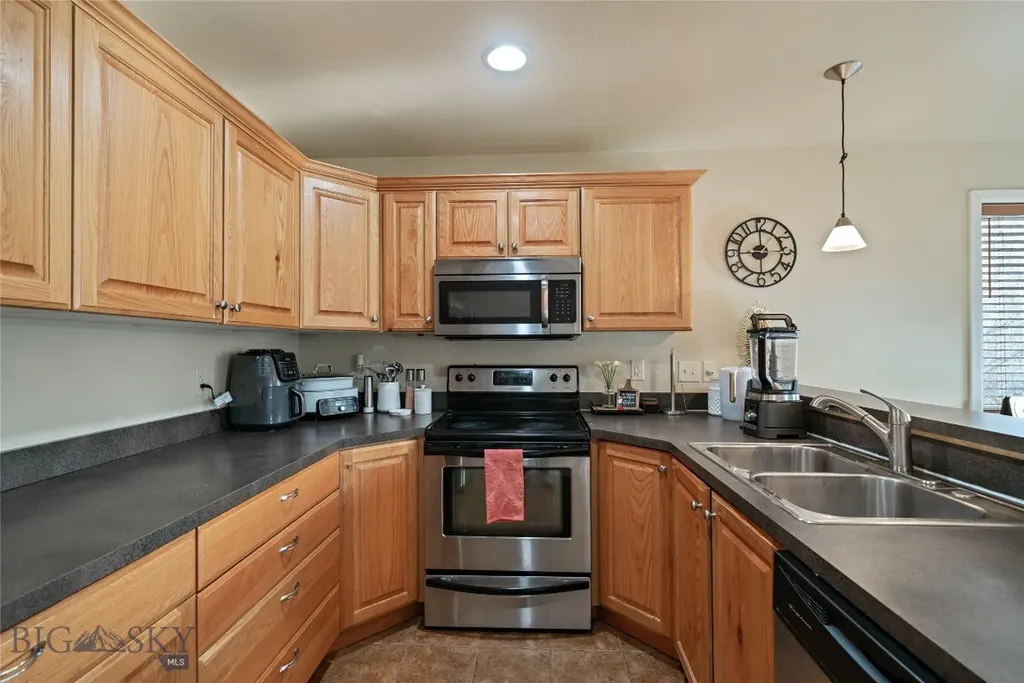 3206 Warbler Way Bozeman MT 59718