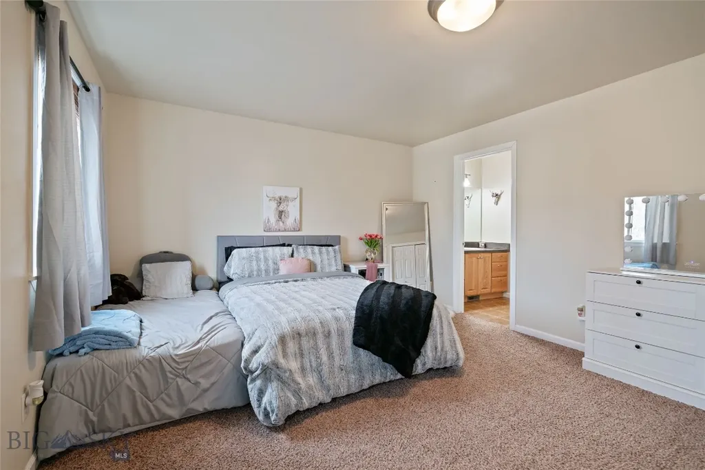 3206 Warbler Way Bozeman MT 59718