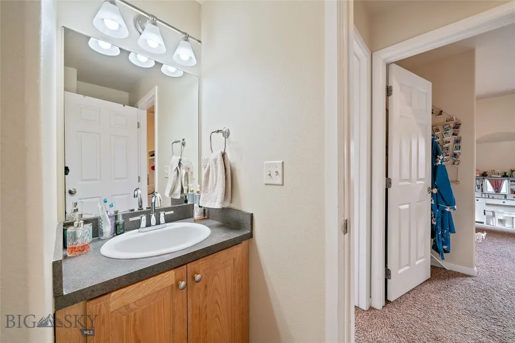 3206 Warbler Way Bozeman MT 59718