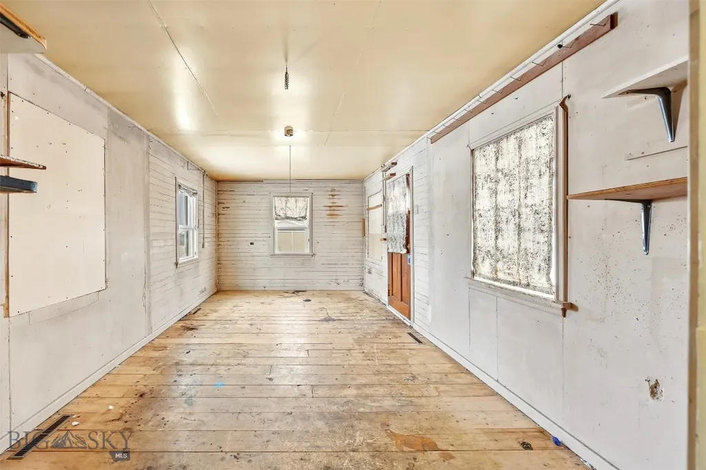 1610 Gilman Butte MT 59701
