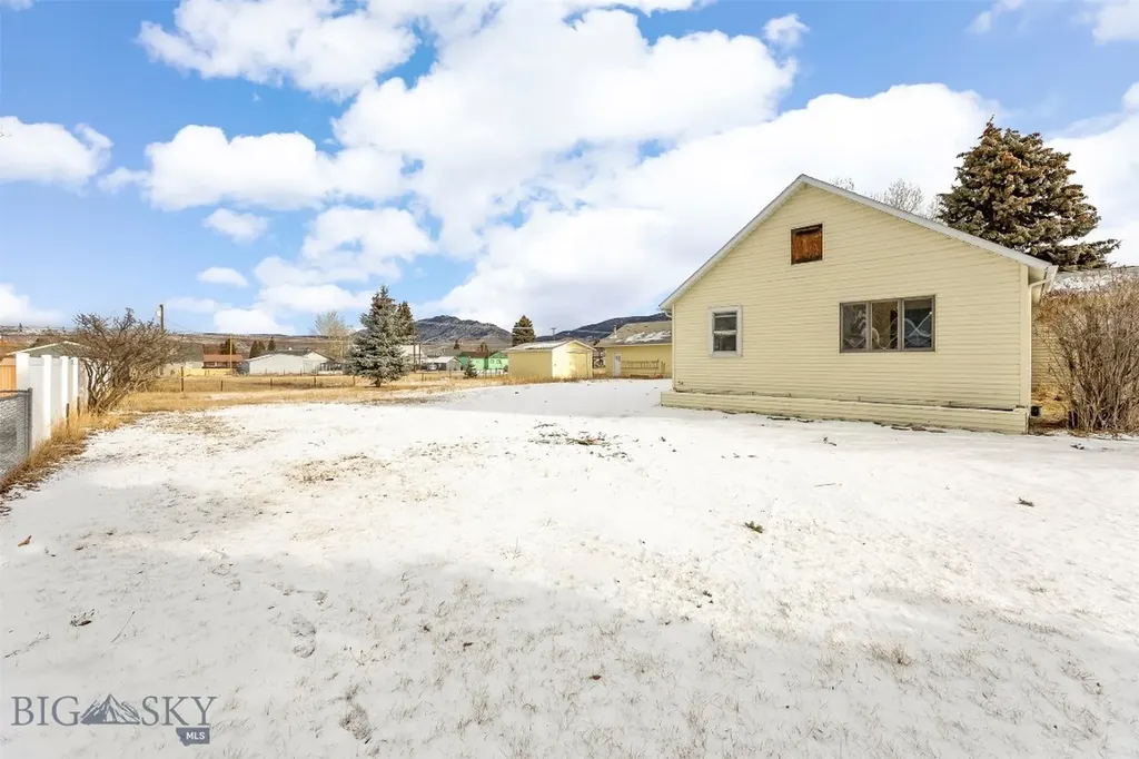 1610 Gilman Butte MT 59701