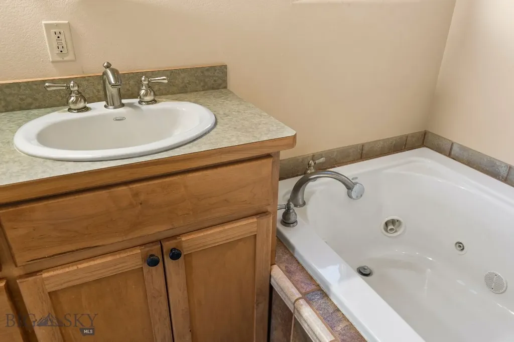 55 Mountain View Sheridan MT 59749